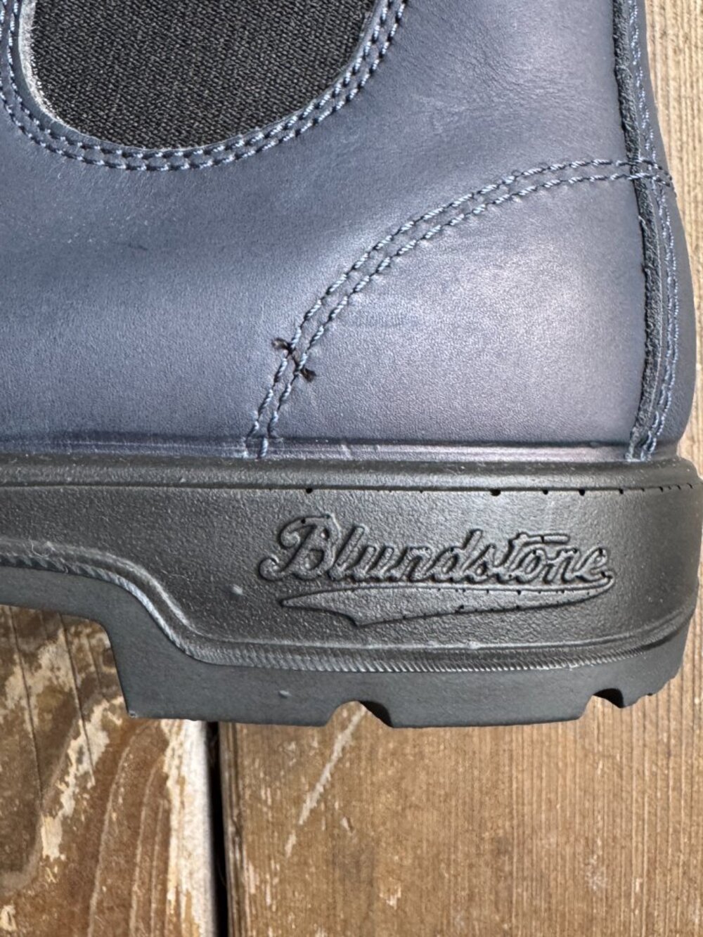 NWOT Blundstone Navy Blue Leather Chelsea Boots in Women's 11/Men's 9.5 - Picture 9 of 12